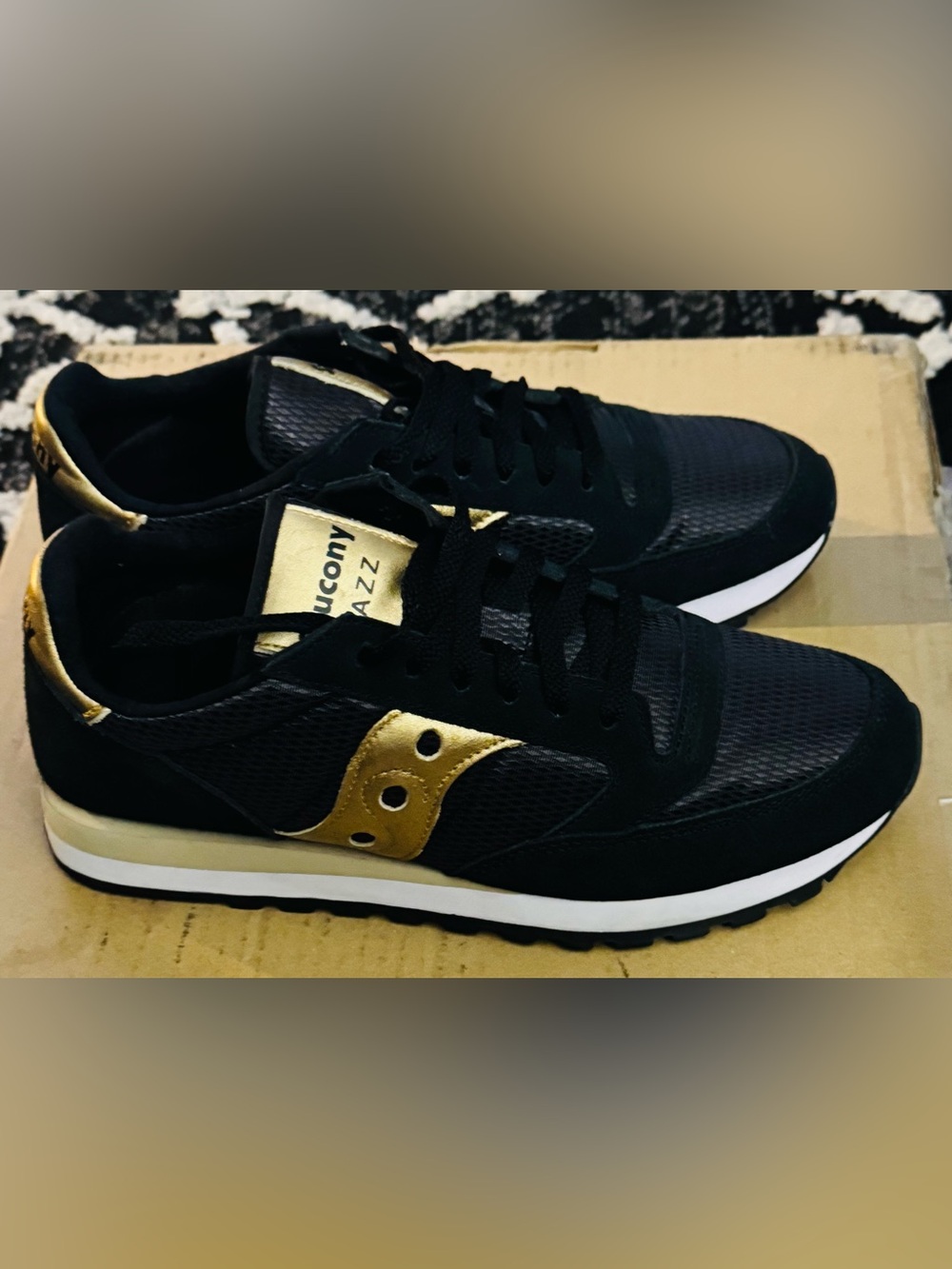 Saucony Women Black and Gold Retro Runner Sneakers 10